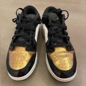 Air Jordan 1 Low SE gold/black/white